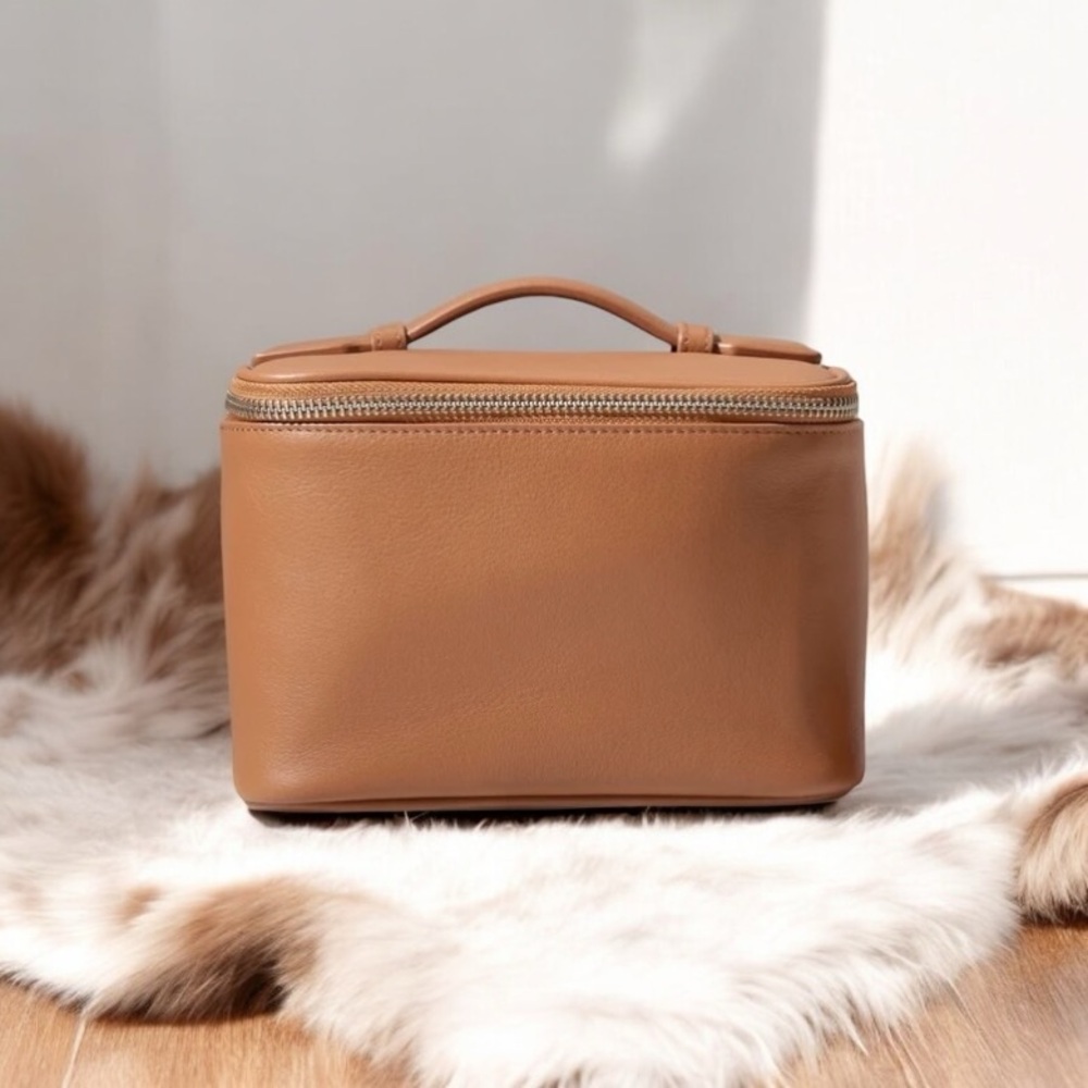 Leatherology Medium Train Case